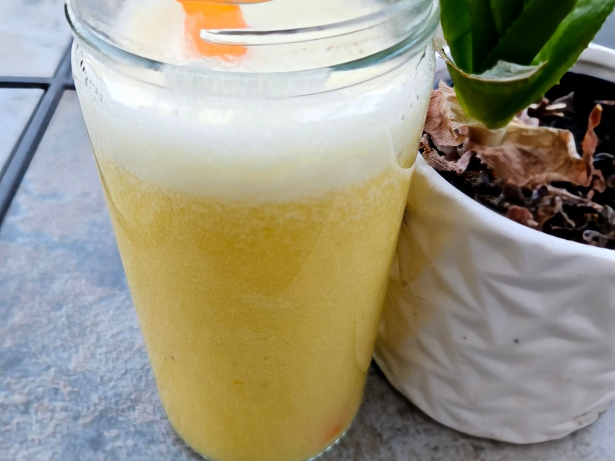 Pineapple ginger smoothie
